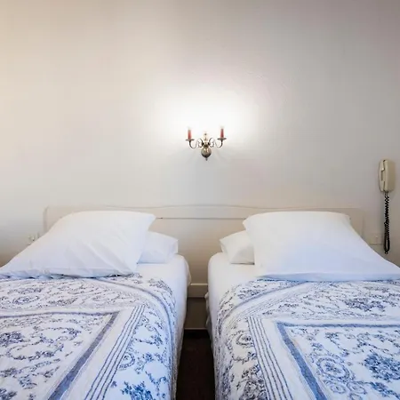 Hotel Sainte Anne 2*